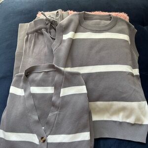 Striped Gray and White Knit 3n1Set small | stretch some